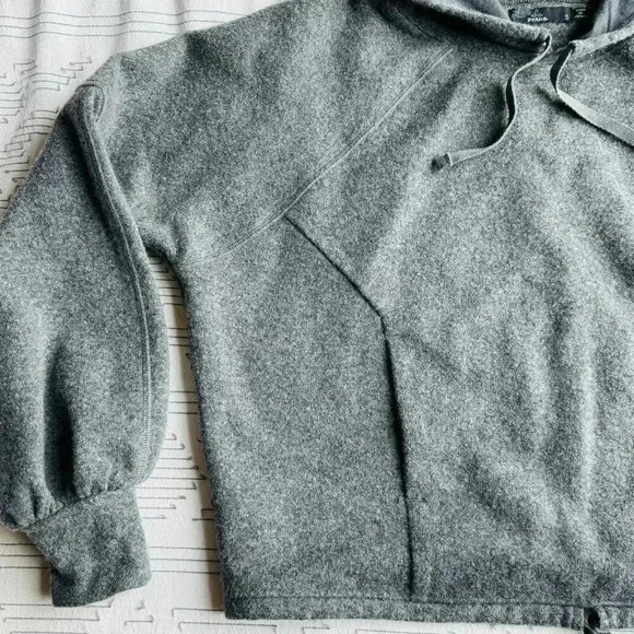 Prana Zillier Cropped Hooded Wool Blend Sweatshirt Gray Size Small - Picture 7 of 10